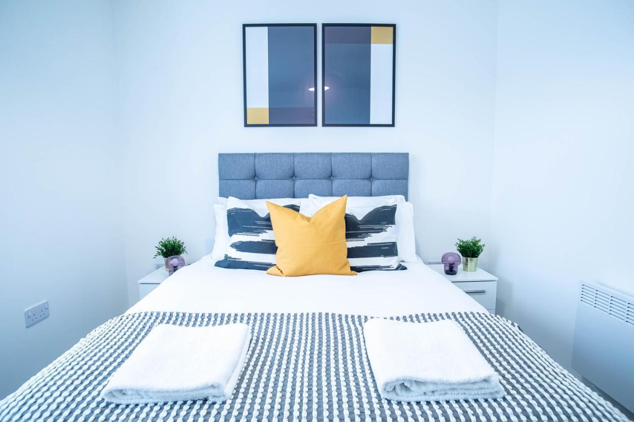 Luxury Apartments Available Next To Train Station - The Wallgate Apartments Wigan - Free Parking Eksteriør bilde