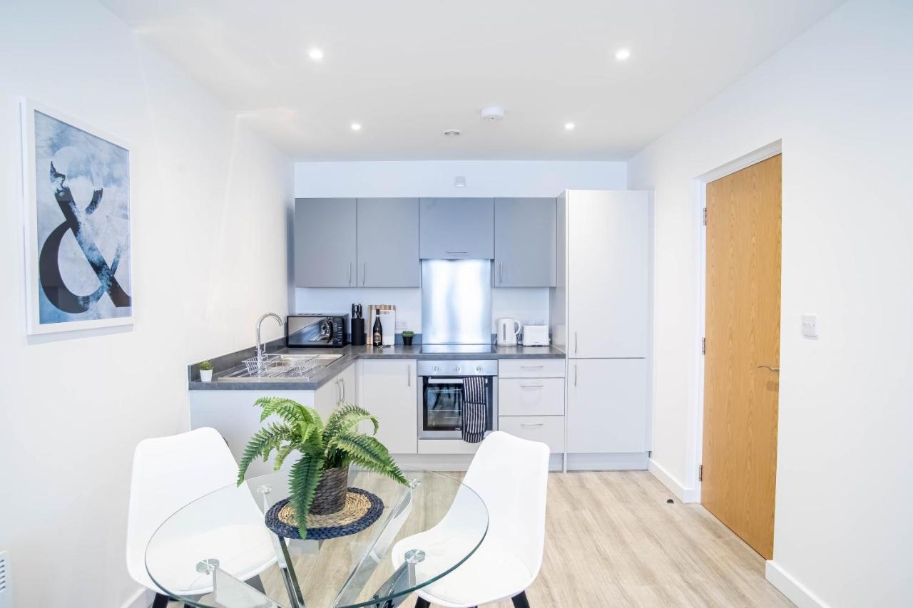 Luxury Apartments Available Next To Train Station - The Wallgate Apartments Wigan - Free Parking Eksteriør bilde