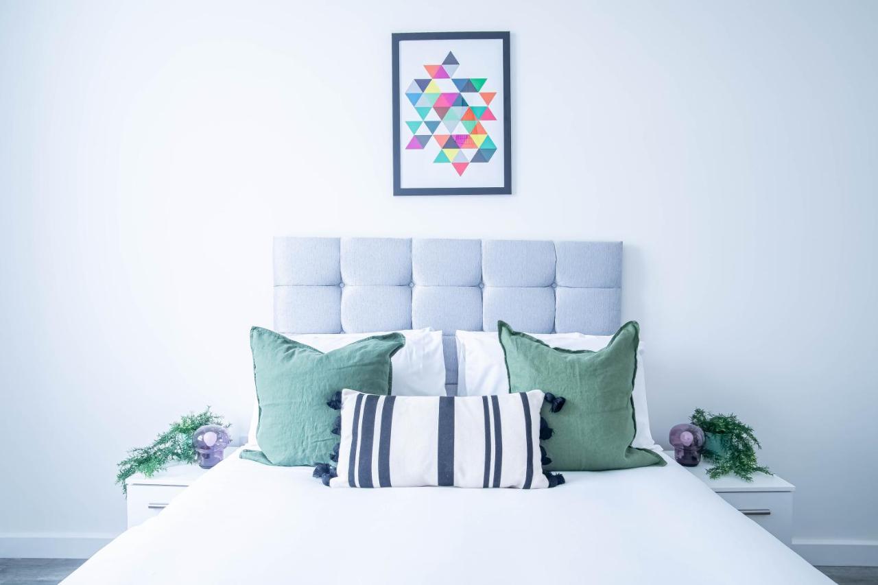 Luxury Apartments Available Next To Train Station - The Wallgate Apartments Wigan - Free Parking Eksteriør bilde