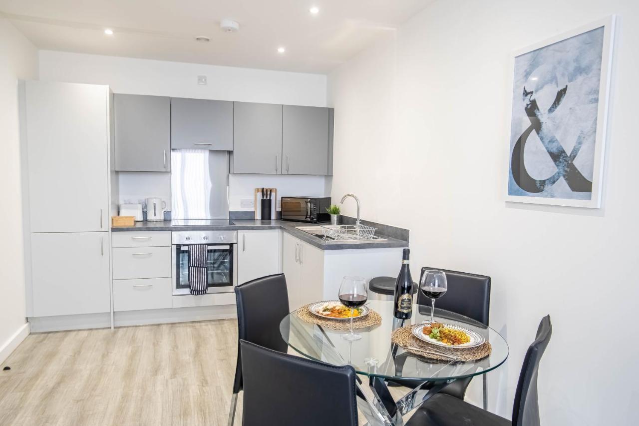 Luxury Apartments Available Next To Train Station - The Wallgate Apartments Wigan - Free Parking Eksteriør bilde