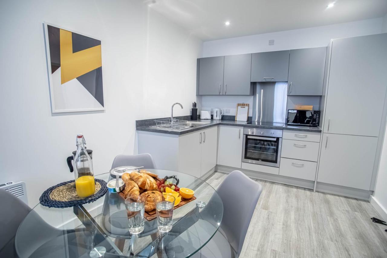 Luxury Apartments Available Next To Train Station - The Wallgate Apartments Wigan - Free Parking Eksteriør bilde