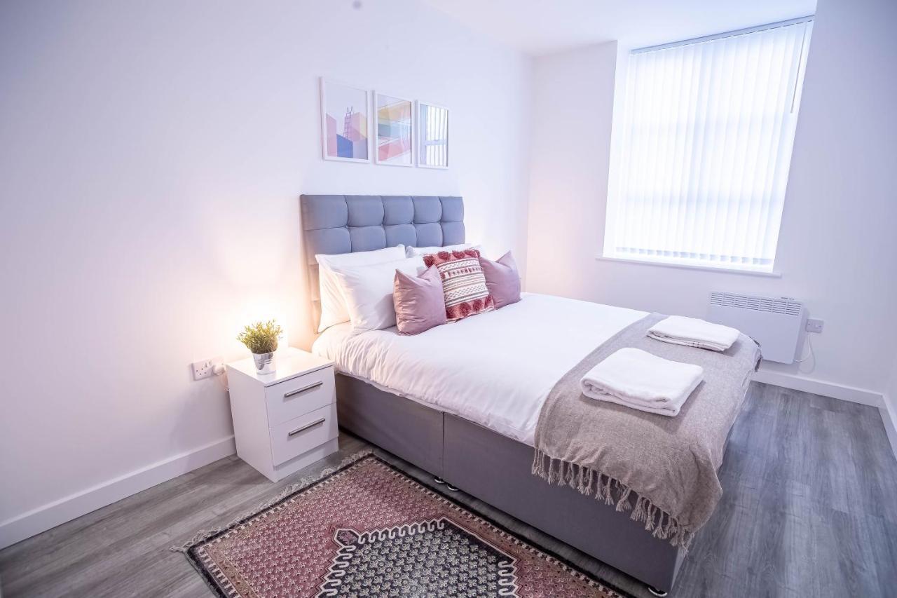 Luxury Apartments Available Next To Train Station - The Wallgate Apartments Wigan - Free Parking Eksteriør bilde