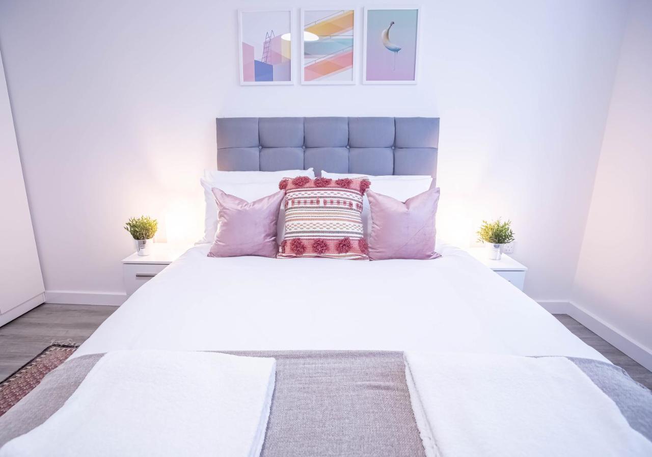 Luxury Apartments Available Next To Train Station - The Wallgate Apartments Wigan - Free Parking Eksteriør bilde