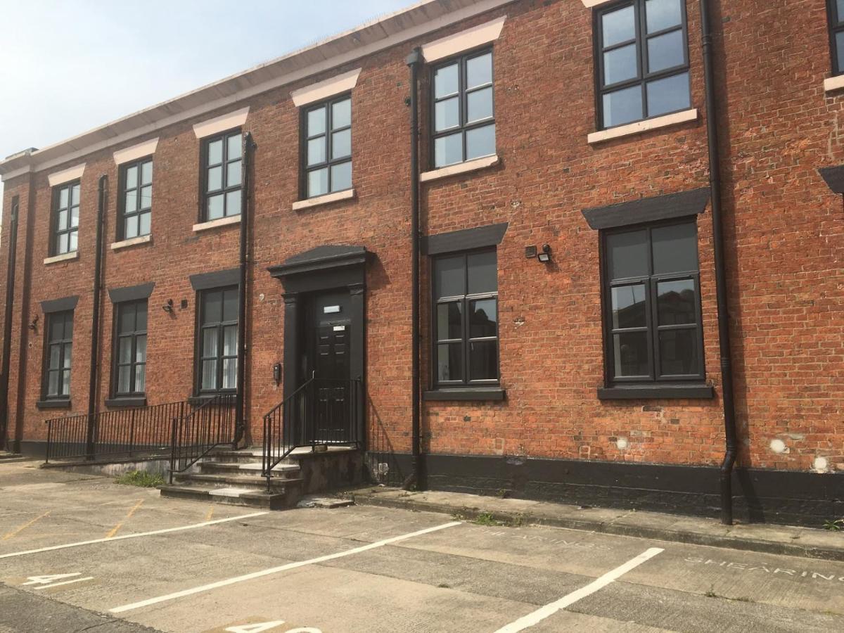 Luxury Apartments Available Next To Train Station - The Wallgate Apartments Wigan - Free Parking Eksteriør bilde